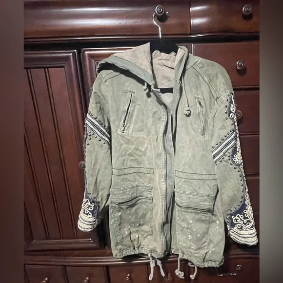 Flawed ! - Free People Moss Golden
Quills Embellished Military Coat size- XS - Picture 3 of 16